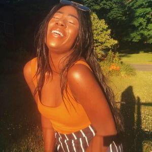 Meet your Posher, Lindy